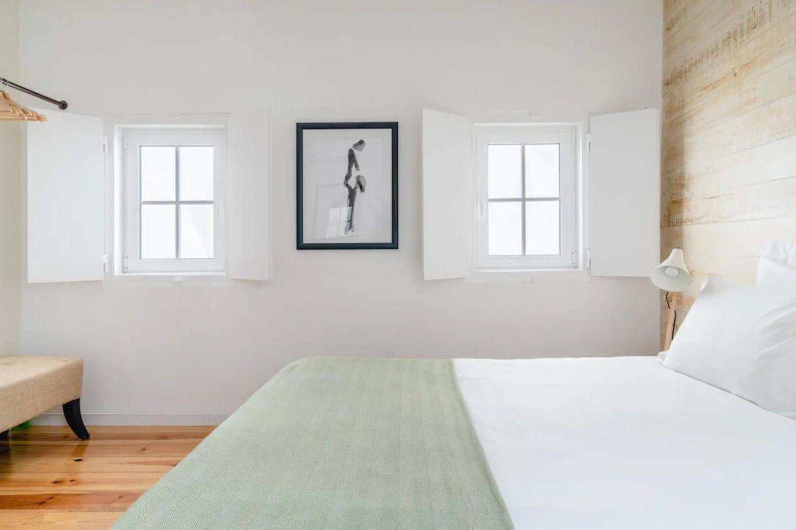 2br Terrace W Ac - Time Out Market | By Airnest