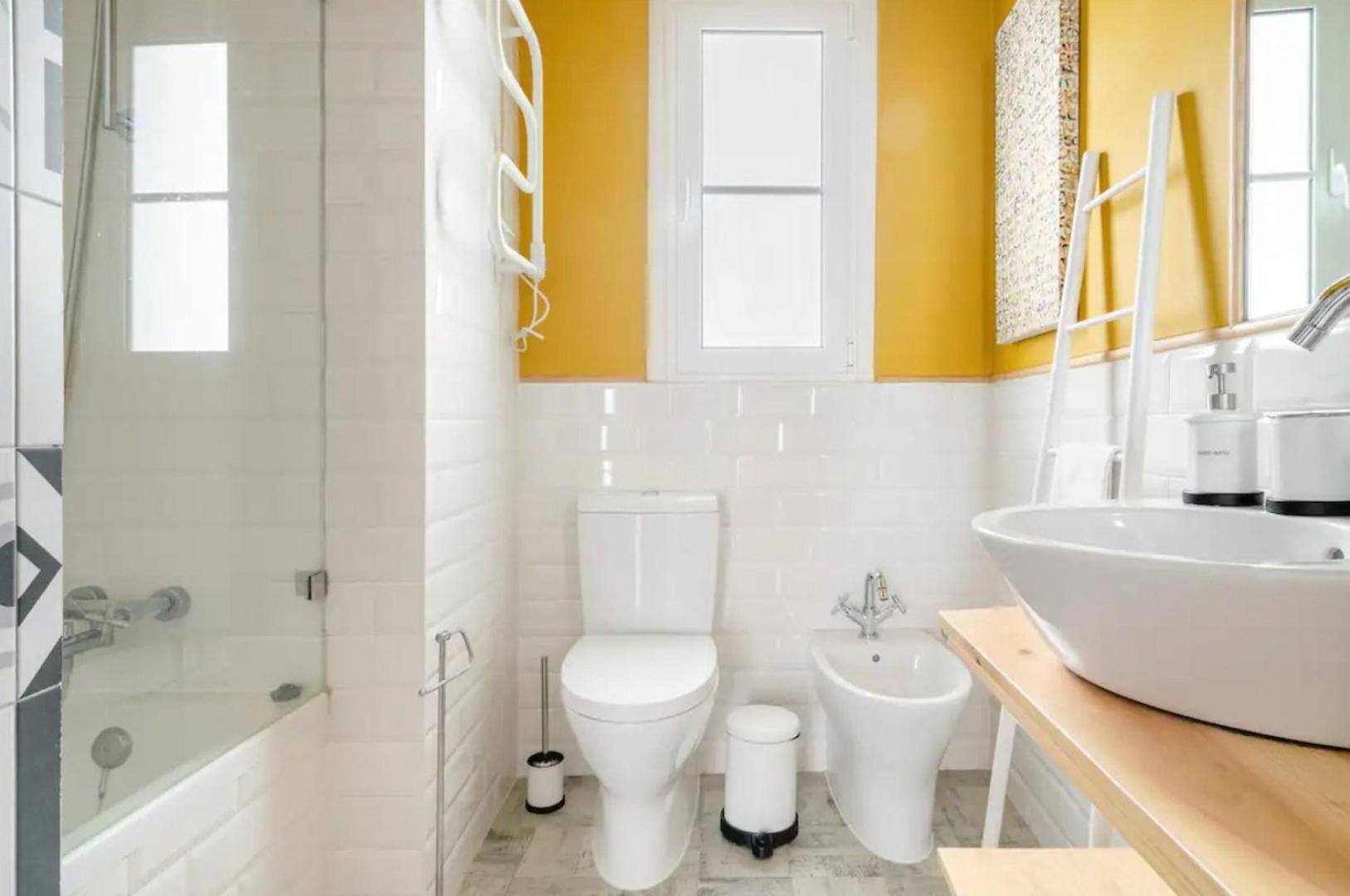 2br Terrace W Ac - Time Out Market | By Airnest Apartment *