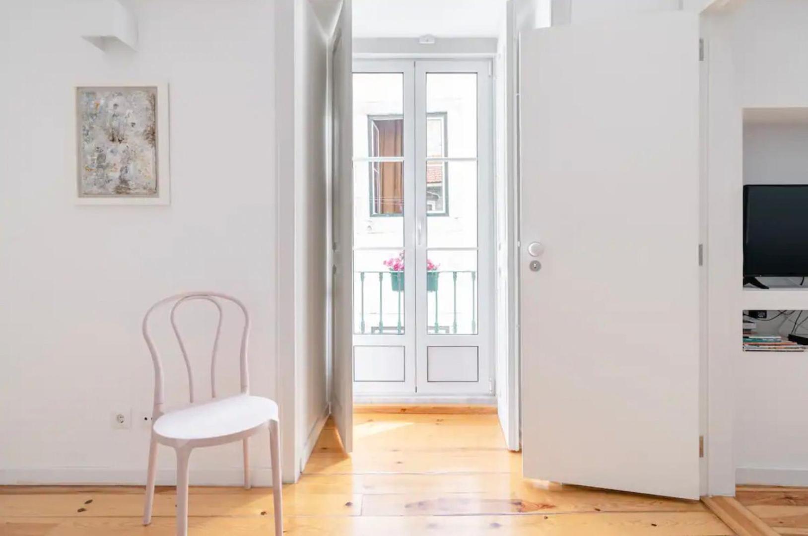 Apartment 2br Terrace W Ac - Time Out Market | By Airnest